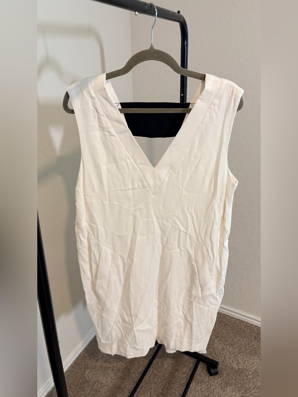 rag & bone Cream Silk Blend V-Neck Sleeveless Shift Dress With Two Pockets